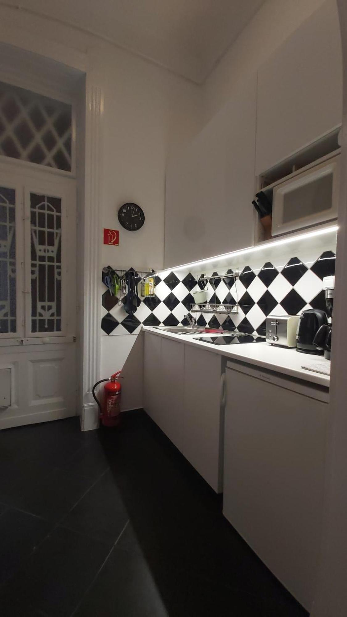 Quite And Cheap In Center B1 Sza Apartment *