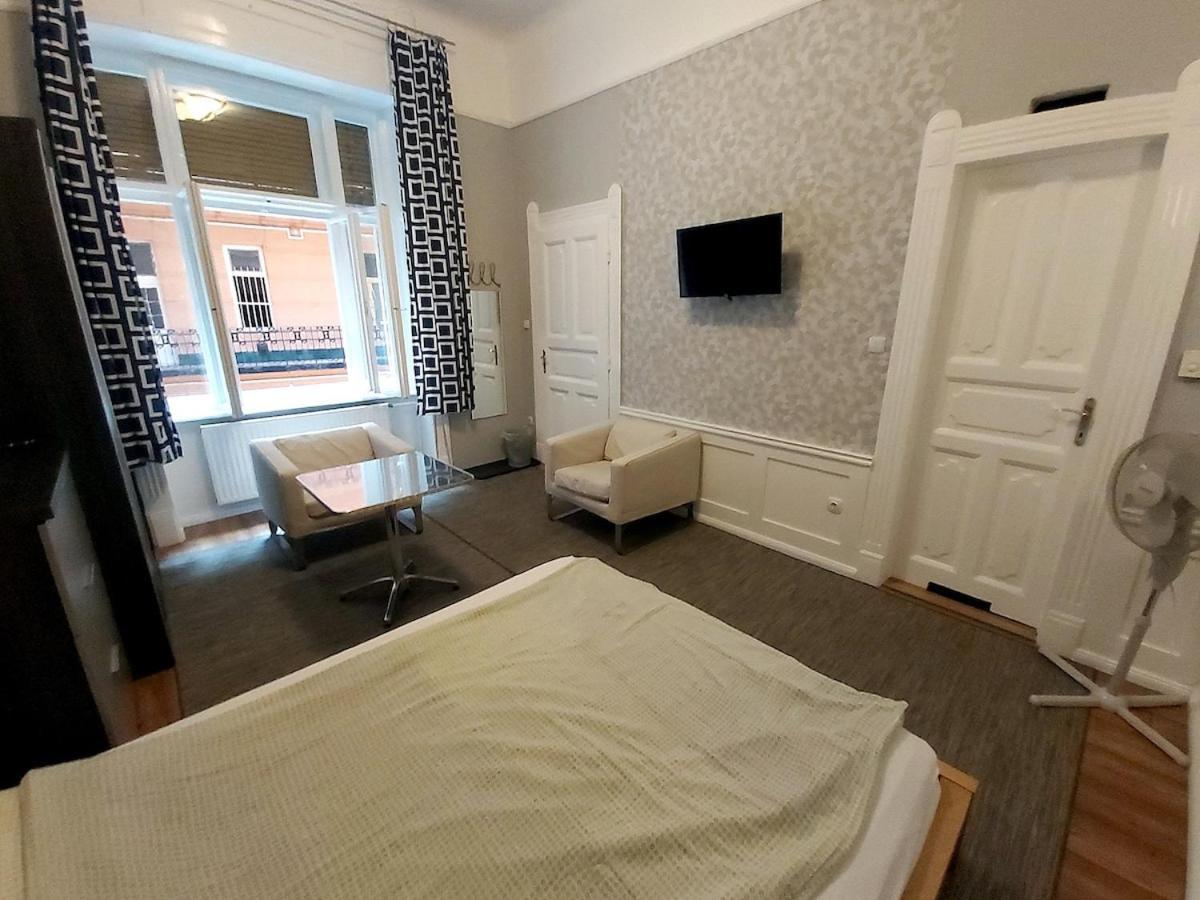 Apartment Quite And Cheap In Center B1 Sza *